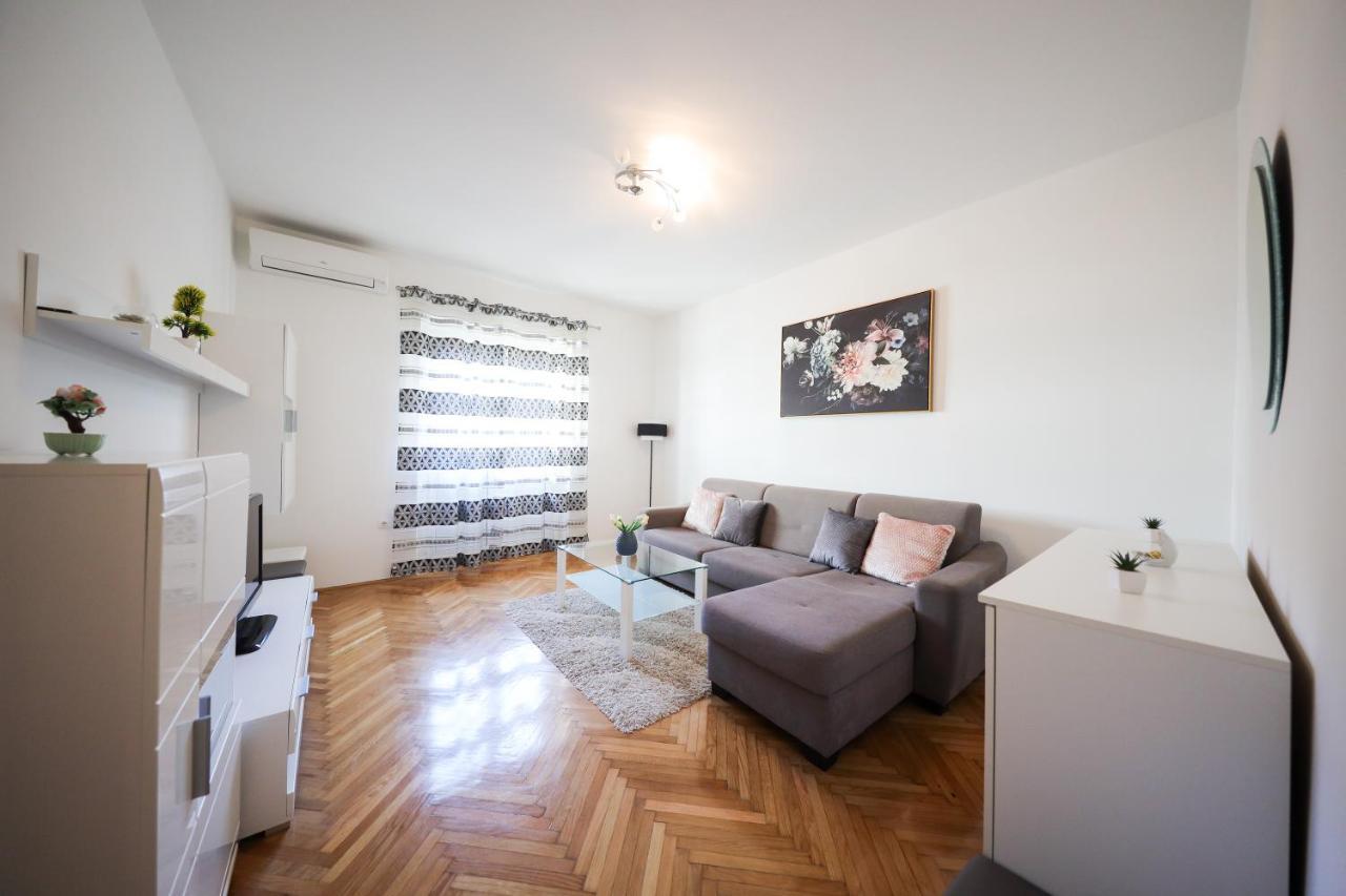 Zara City Center Apartment Exterior photo