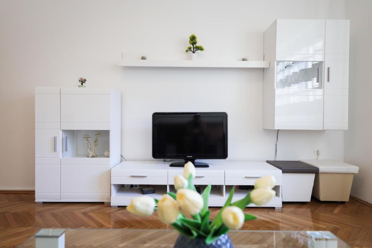 Zara City Center Apartment Exterior photo